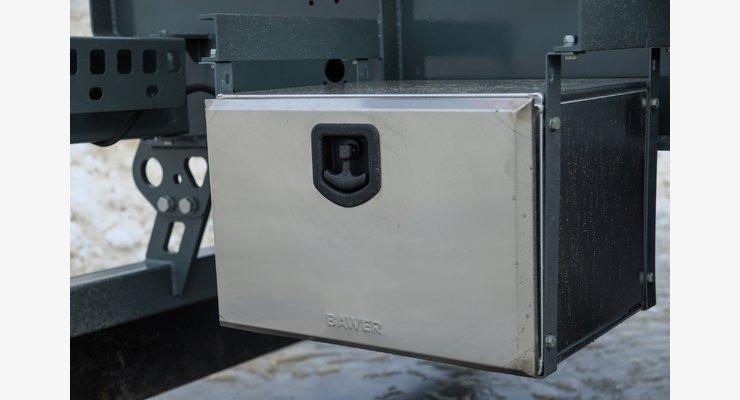 Полуприцеп-сортиментовоз BRAVER BC-310D — инструментальный ящик